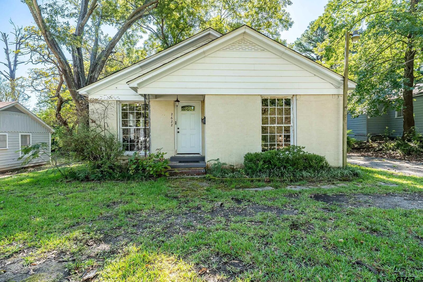 Property Photo:  2622 Oak Ln  TX 75701 