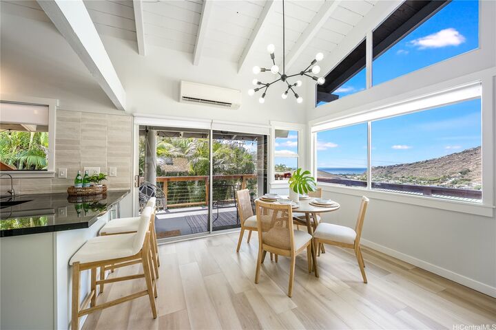 Property Photo: 817 Ekoa Place HI 96821