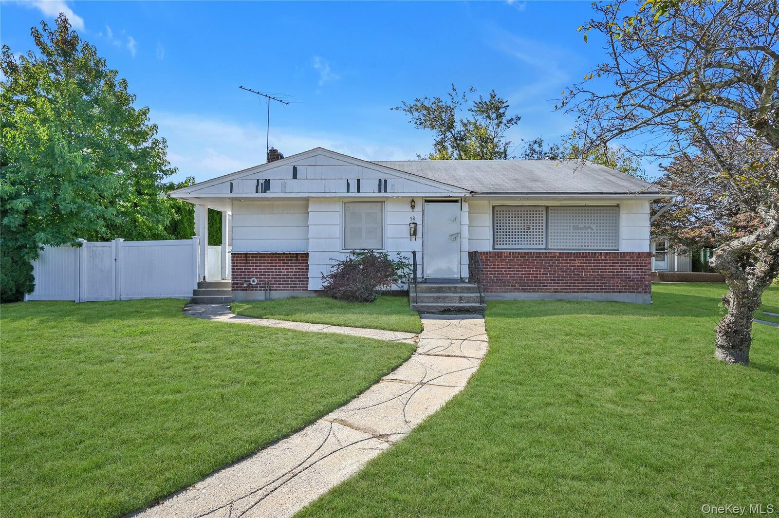 Property Photo:  58 Amherst Lane  NY 11801 