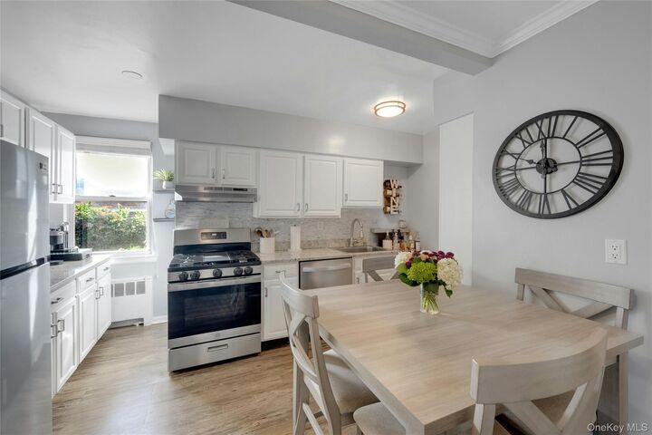 Property Photo: 5 Bryant Crescent 1N NY 10605