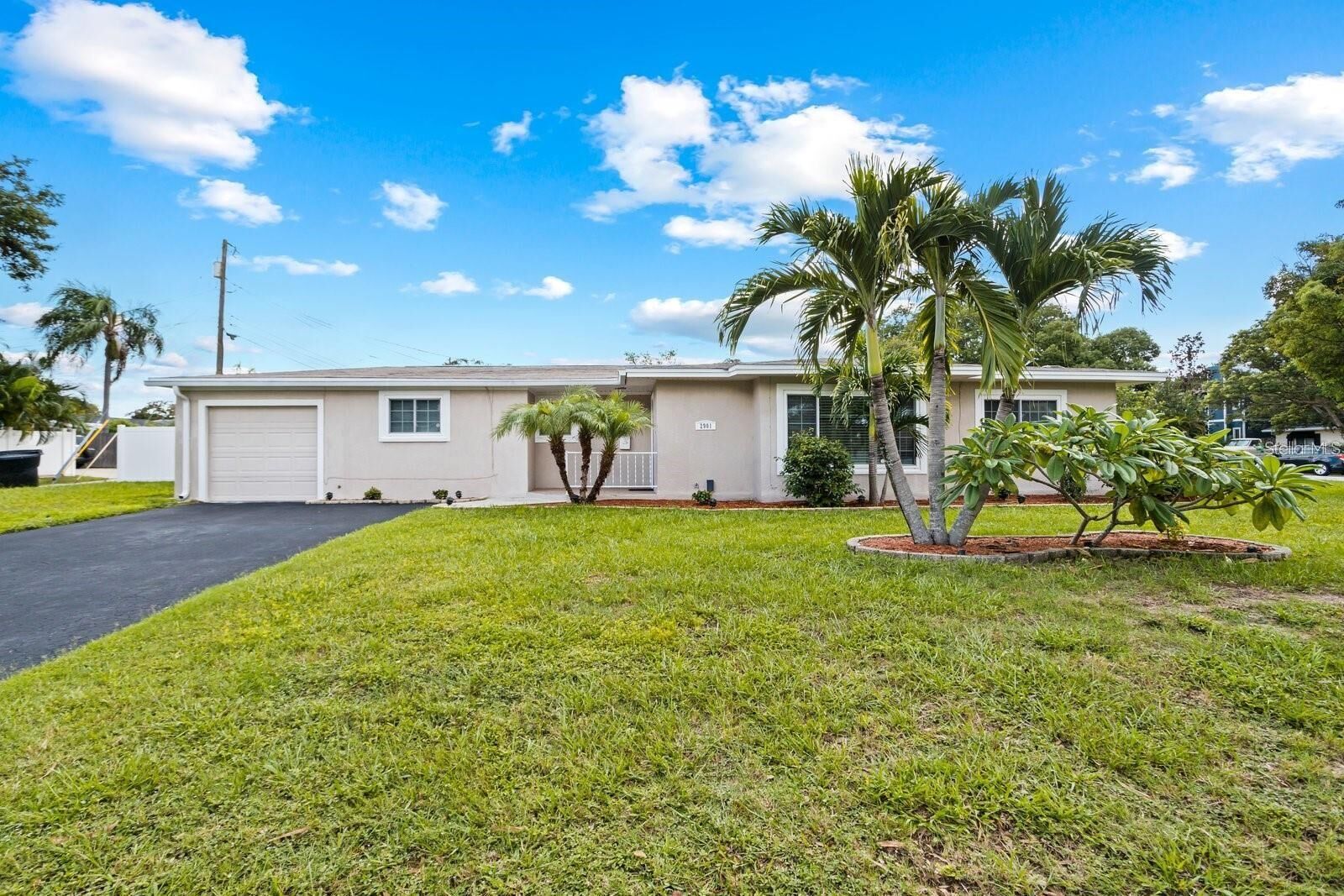 Property Photo: 2901 52nd Street N FL 33710