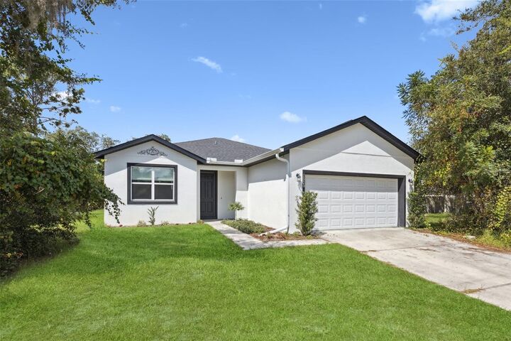Property Photo:  1510 Central Parkway  FL 32724 