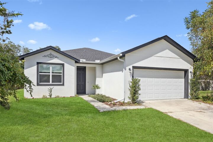 Property Photo:  1510 Central Parkway  FL 32724 