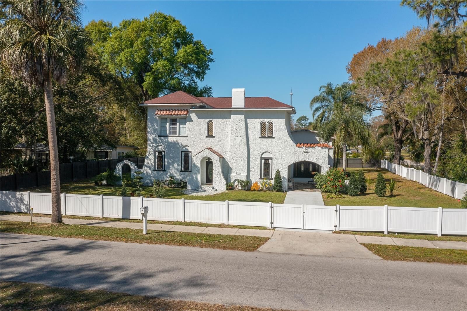 Property Photo: 409 21st Street SW FL 33880