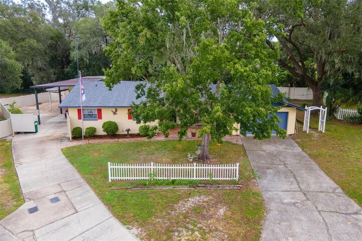 Property Photo:  712 Southern Drive  FL 34731 
