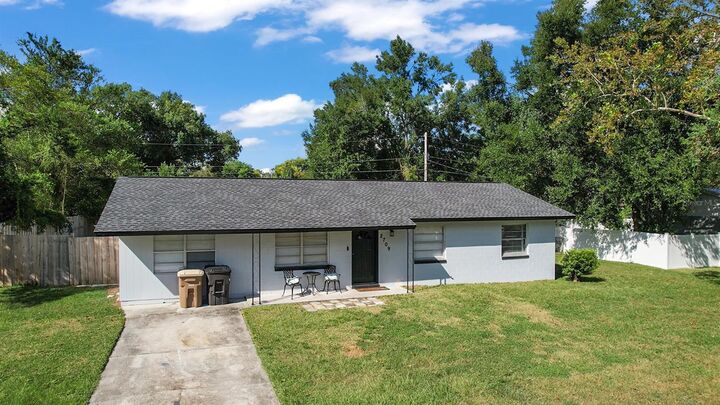 Property Photo: 2709 SW 16th Place FL 34474