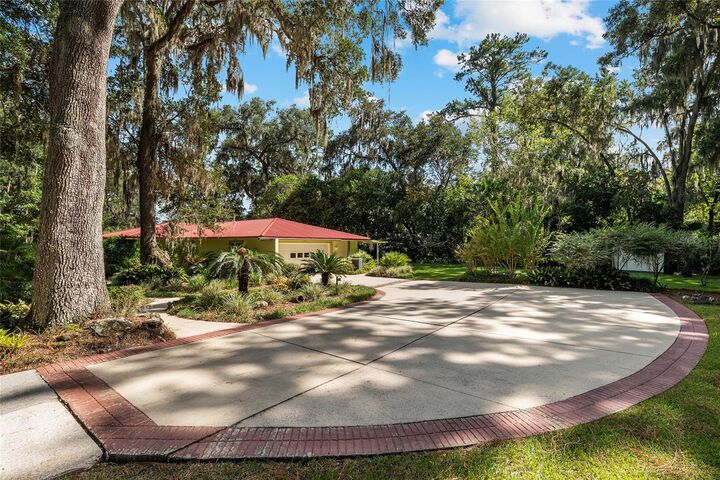 Property Photo:  7515 SW 36th Avenue  FL 32608 