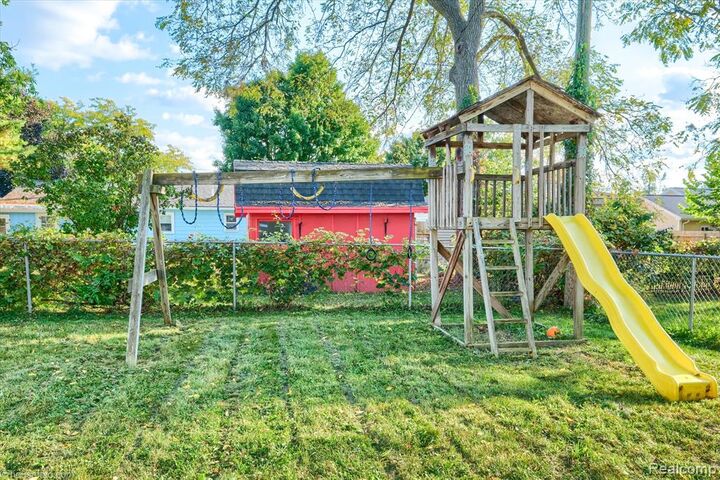 Property Photo: 323 Turrill Avenue MI 48446 2542