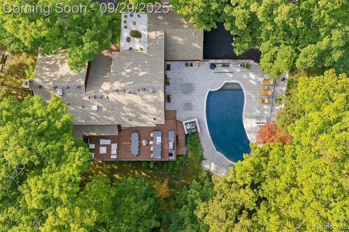 Property Photo: 7371 Lindenmere Drive MI 48301 3533