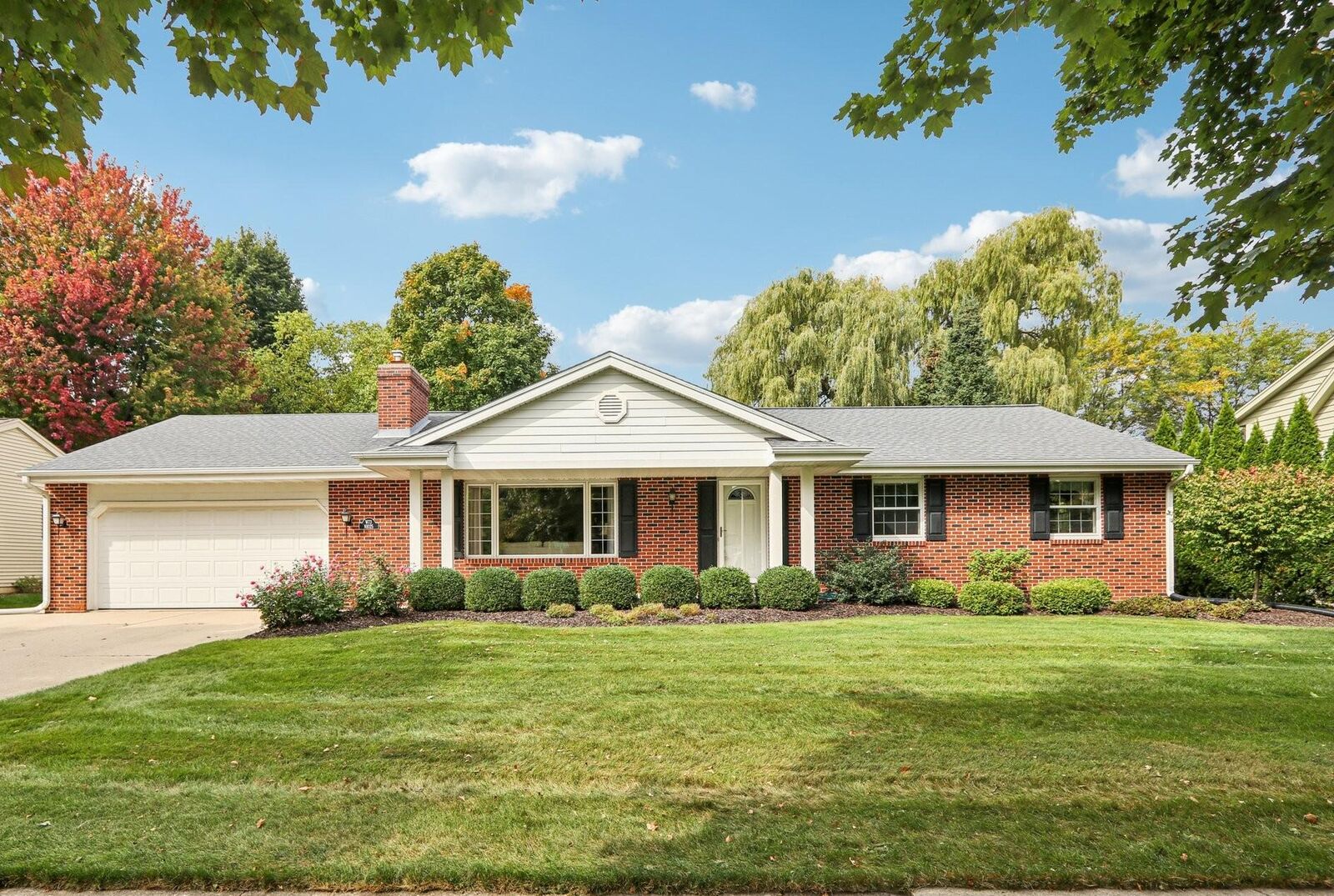 Property Photo:  W73n1025 Poplar Ave  WI 53012 