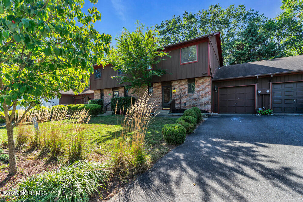 Property Photo:  7 Cardinal Lane  NJ 07731 