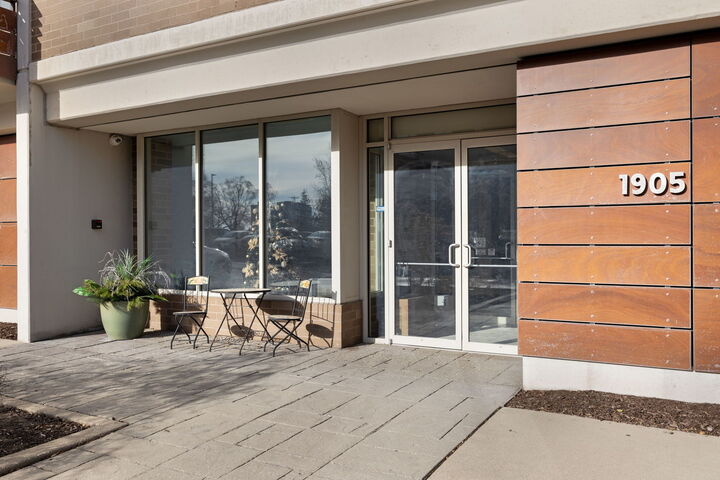 Property Photo:  1905 S Wolf Road S 302  IL 60162 