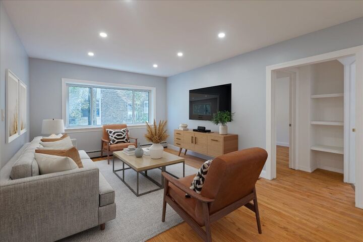 Property Photo: 1441 W Farwell Avenue 3E IL 60626