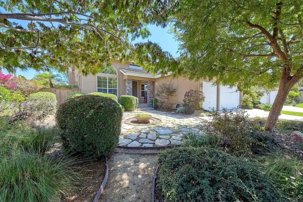 Property Photo:  5141 Palmera Dr  CA 92056 