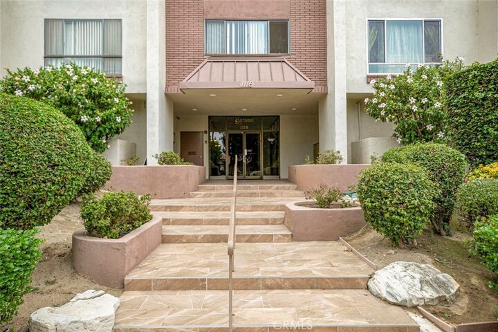 Property Photo:  1118 N Central 17  CA 91202 