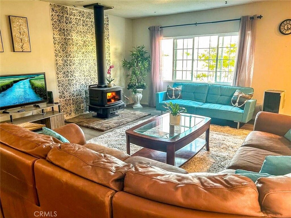 Property Photo:  219 Jones  CA 93205 