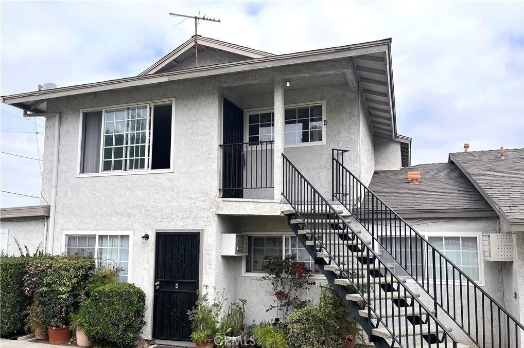 Property Photo:  101 N Tustin Avenue 3  CA 92807 