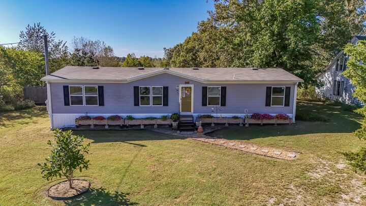 Property Photo: 205 Dooley Rd TN 38456