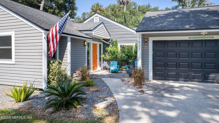 Property Photo:  1637 2nd Avenue N  FL 32250 