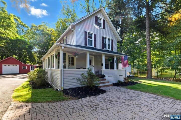 Property Photo:  528 Wyckoff Avenue  NJ 07446 
