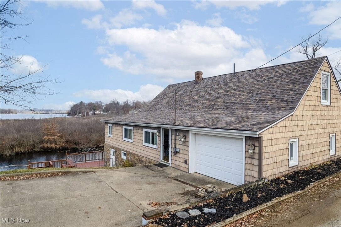 Property Photo:  439 Port Drive  OH 44319 