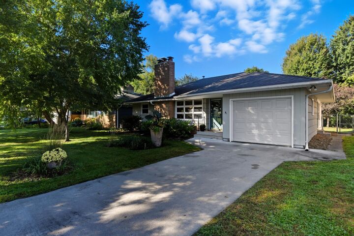 Property Photo:  2730 Xenwood Avenue S  MN 55416 