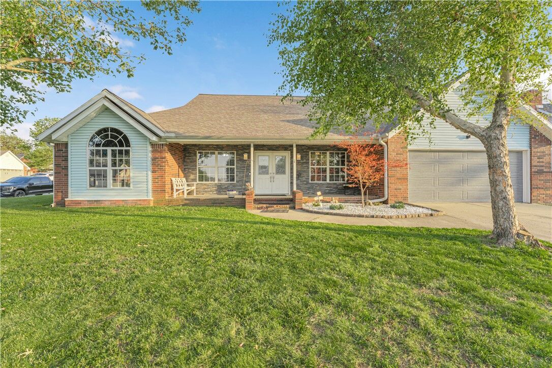 Property Photo: 4301 Bonnie Avenue AR 72762