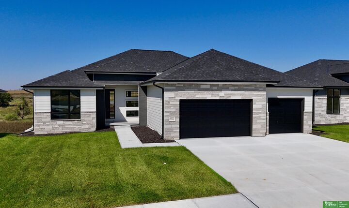 Property Photo:  5522 N 213 Avenue  NE 68022 