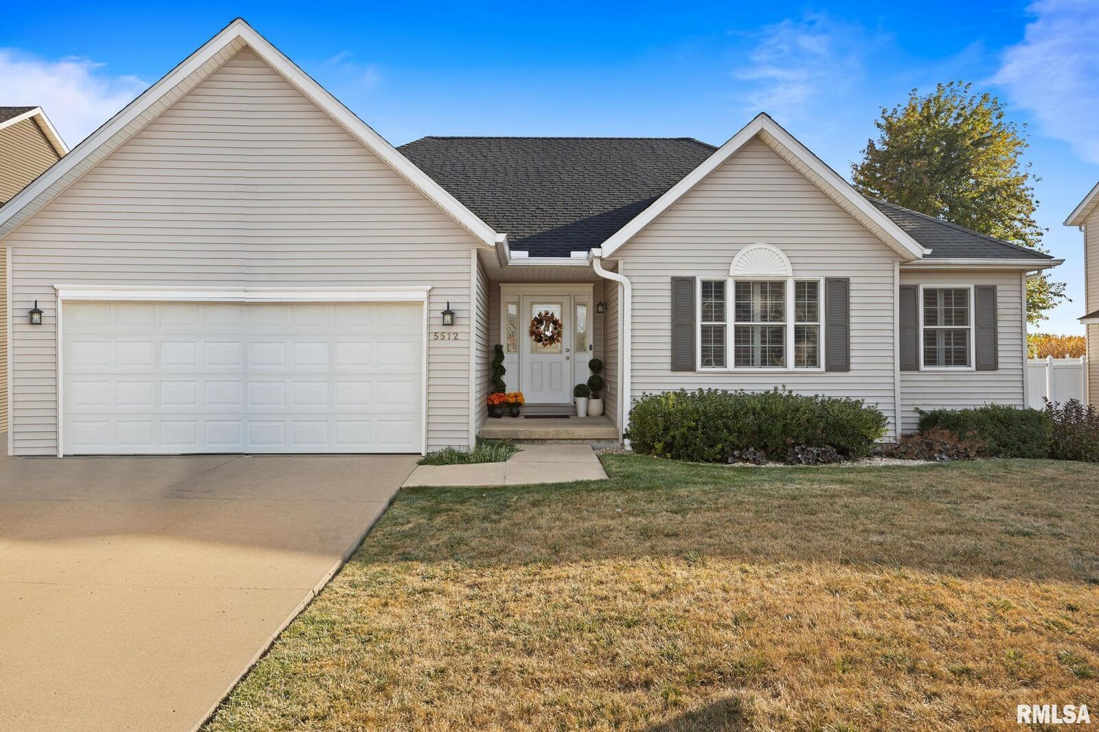 Property Photo:  5512 W Barberry Court  IL 61528 