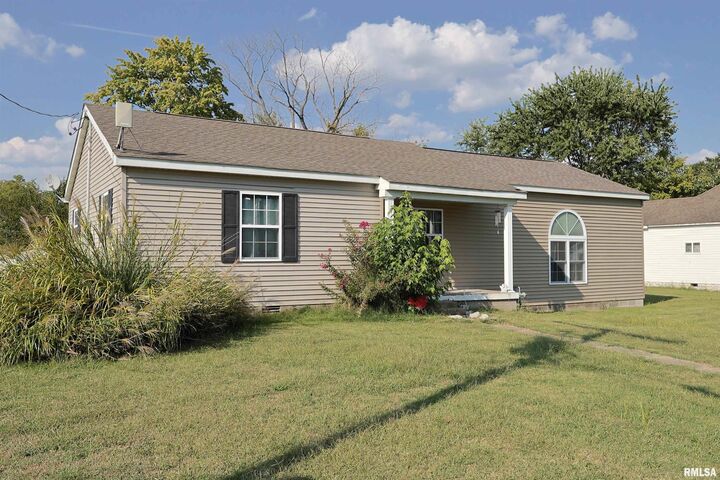 290 W 3rd Street  Bonnie IL 62816 photo