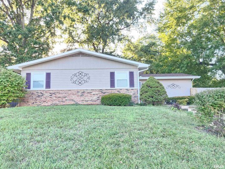 112 N Parrish Lane  Carbondale IL 62901 photo