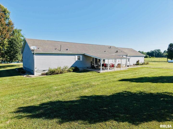 Property Photo:  5197 E Emmerson City Road  IL 62883 