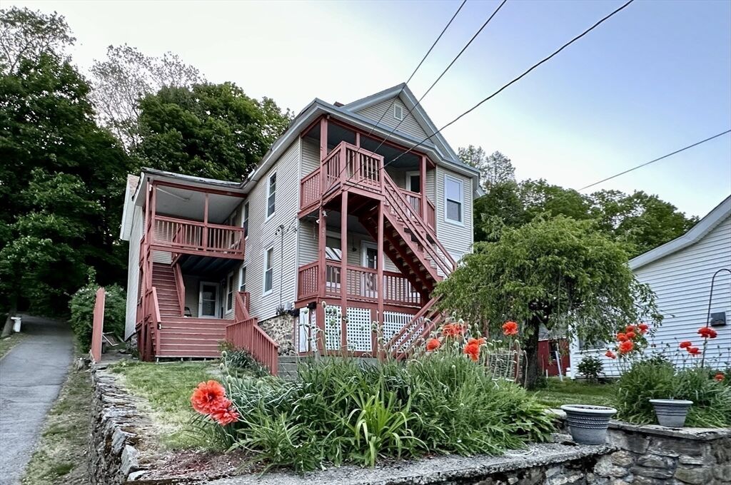 Property Photo:  29 Fiske St  MA 01550 