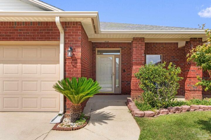 Property Photo:  6018 Patch Ln  FL 32526 