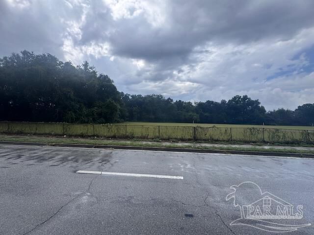 Property Photo: 2800 N W St FL 32505