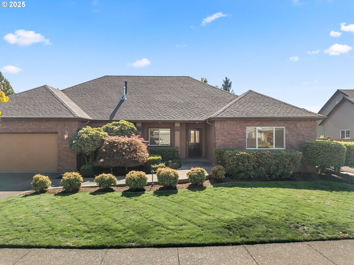 Property Photo:  3322 St Kitts Ave  OR 97408 