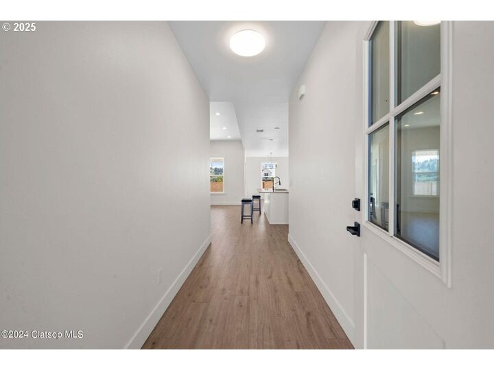 Property Photo:  1135 SE Bugle Ave  OR 97146 