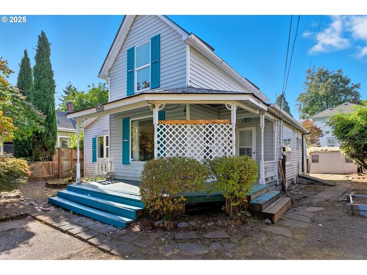 Property Photo:  7453 N Stockton Ave  OR 97203 