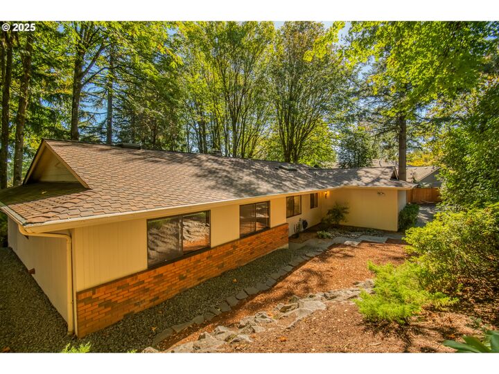 Property Photo:  50 Touchstone  OR 97035 