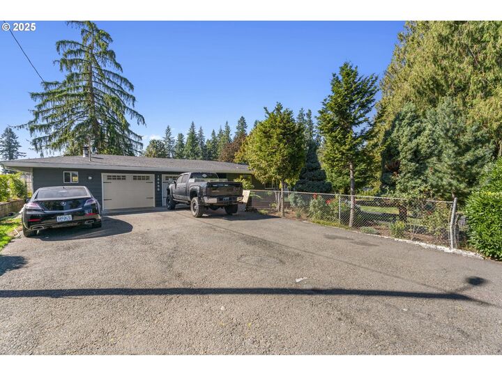 Property Photo: 18450 S Redland Rd OR 97045