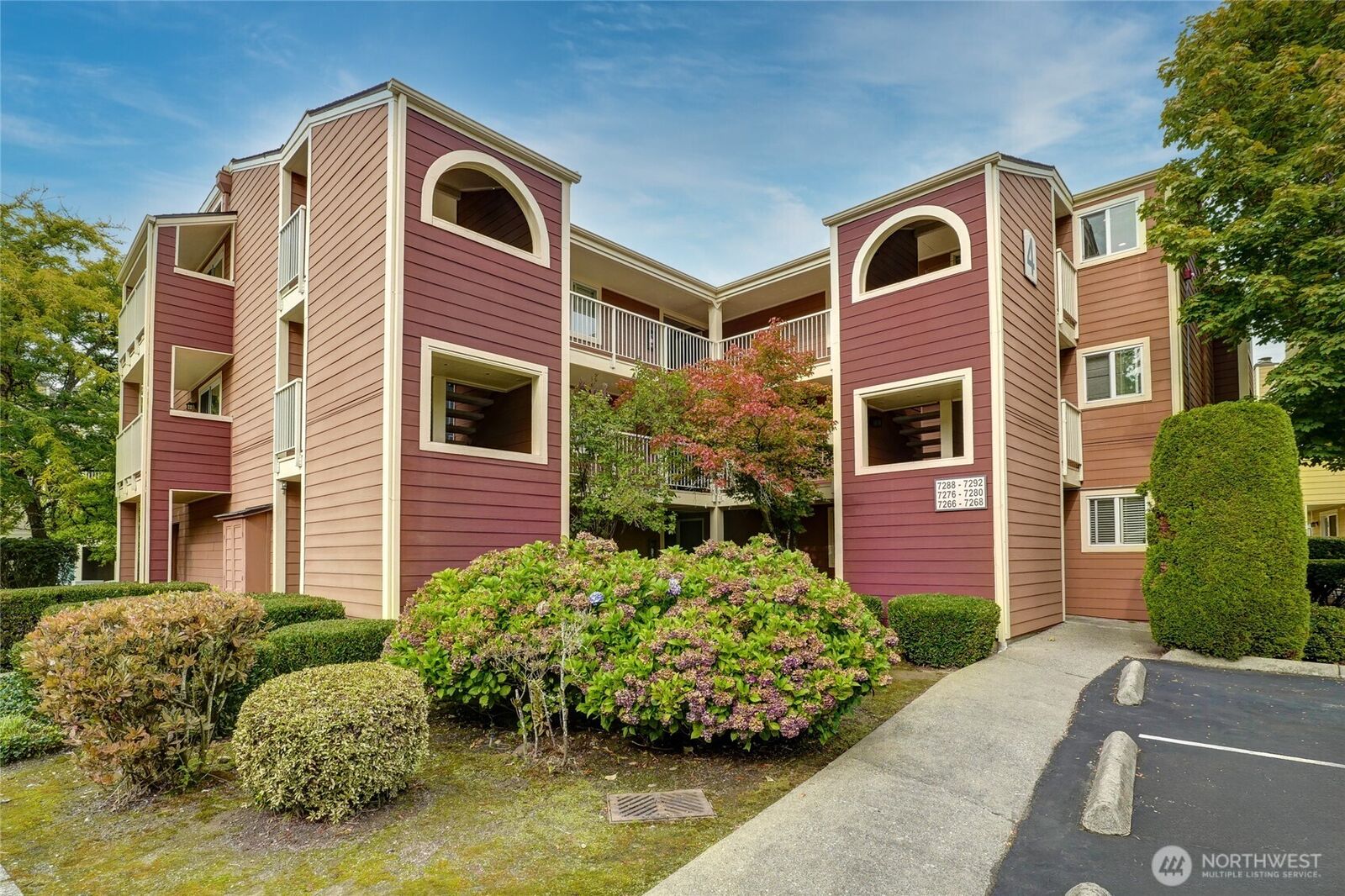 Property Photo:  7292 W Lake Sammamish Parkway NE 4-306  WA 98052 