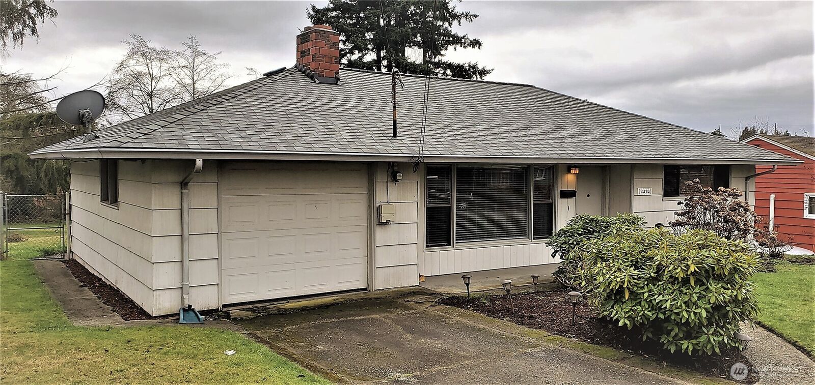 Property Photo:  2318  8th Street  WA 98201 