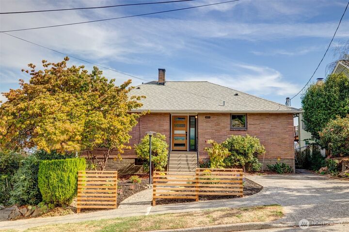 9804  63rd Avenue S  Seattle WA 98118 photo