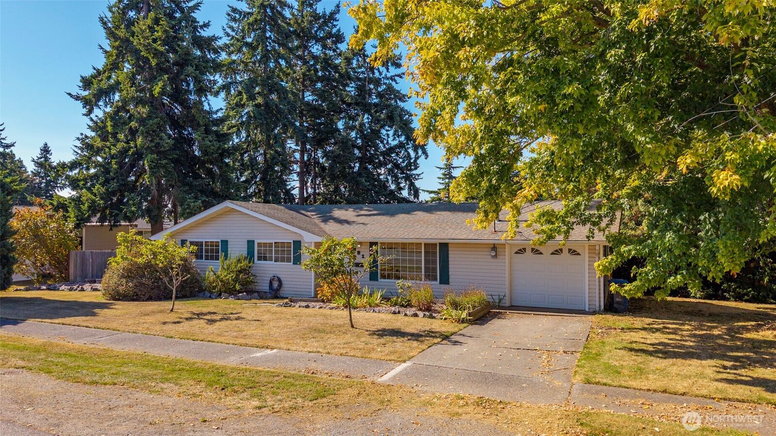 Property Photo:  381 NE Queets Street  WA 98277 