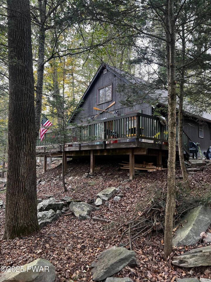 Property Photo:  1031 Canary Lane  PA 18436 