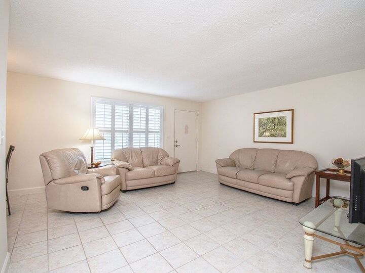 Property Photo: 2800 Indian River Boulevard 1N FL 32960