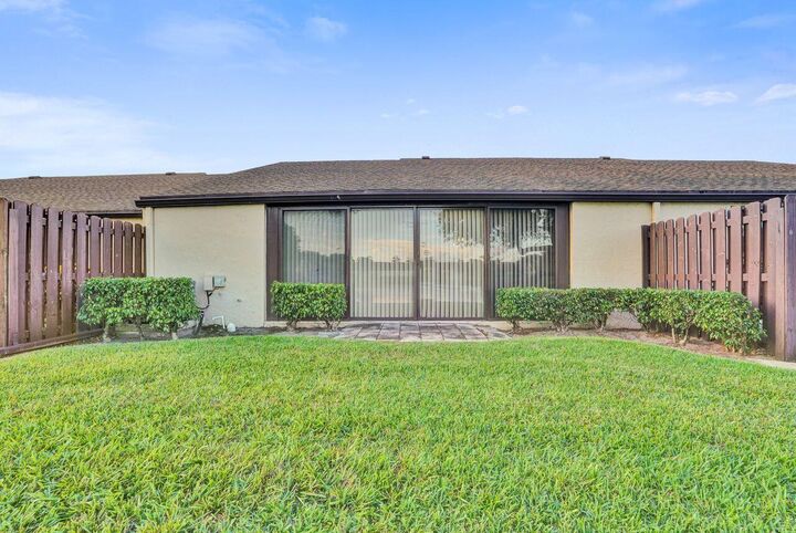 Property Photo:  633 Sea Pine Way H  FL 33415 