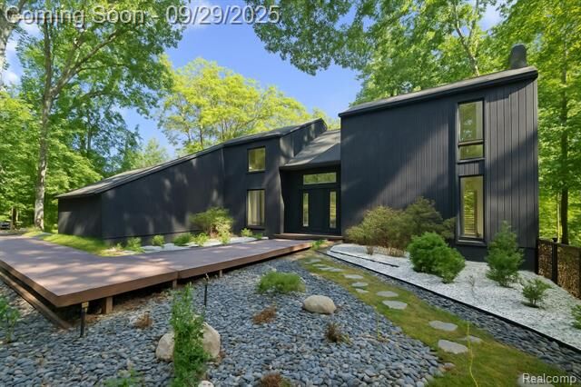 7371 Lindenmere Drive  Bloomfield Hills MI 48301 photo