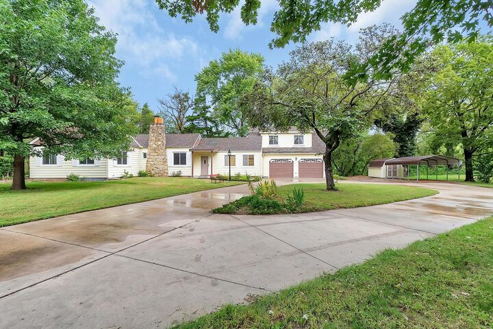 Property Photo:  2960 N Wedgewood Dr  KS 67204 