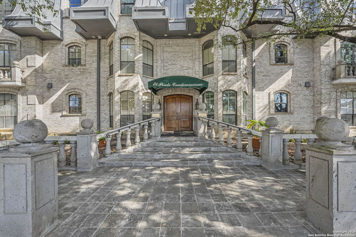 100 W El Prado 216  San Antonio TX 78212 photo